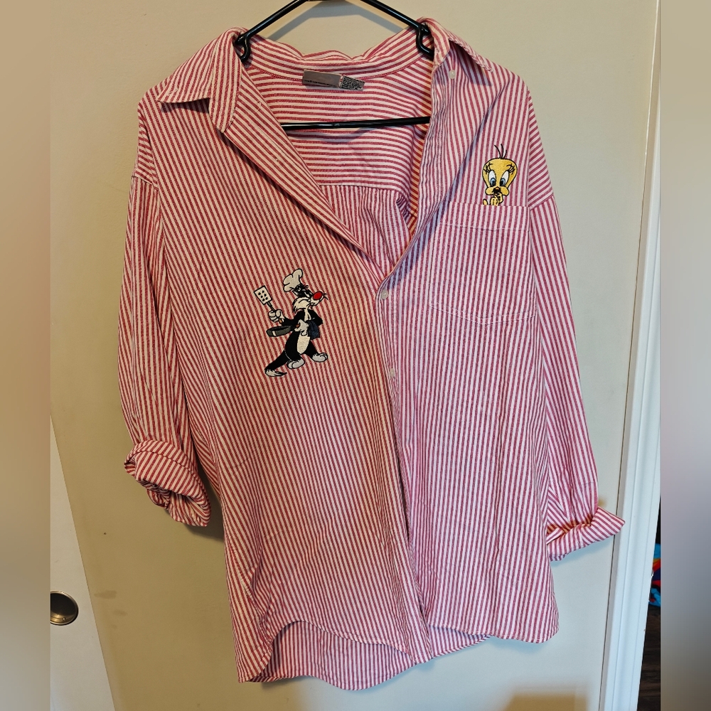 Warner Bros. Looney Tunes Red and White Striped Shirt